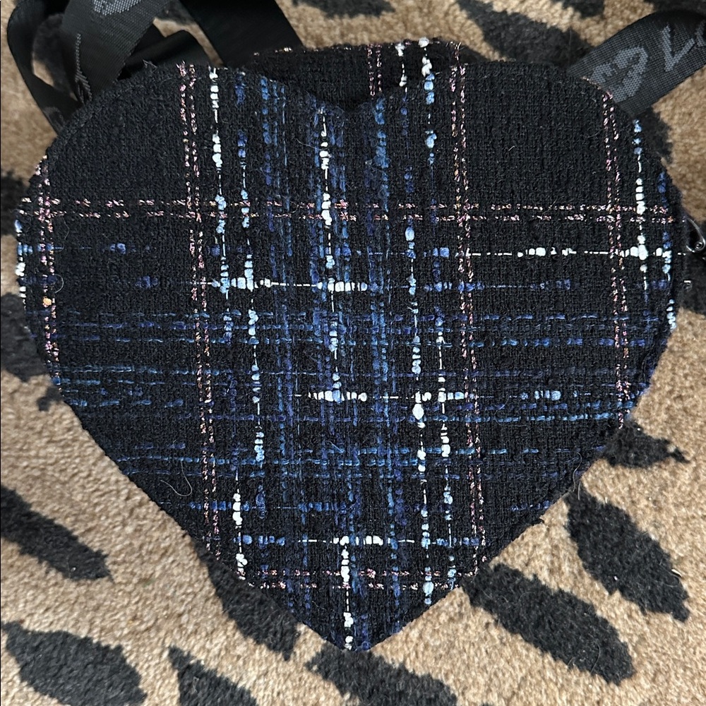 Luv Betsey Heart Crossbody Bag in Navy Tweed Plaid w/Guitar Strap • NWOT - Picture 4 of 8